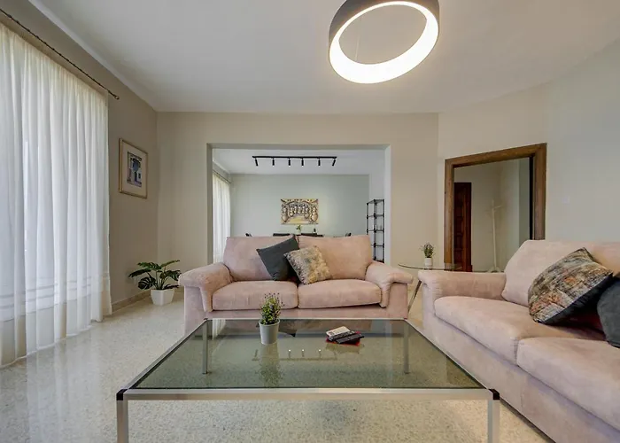 Dolce Far Niente Sea Front 3bd Sleeps 8 Sliema