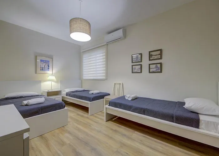 Apartman Dolce Far Niente Sea Front 3bd Sleeps 8