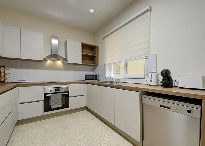 Dolce Far Niente Sea Front 3bd Sleeps 8 *