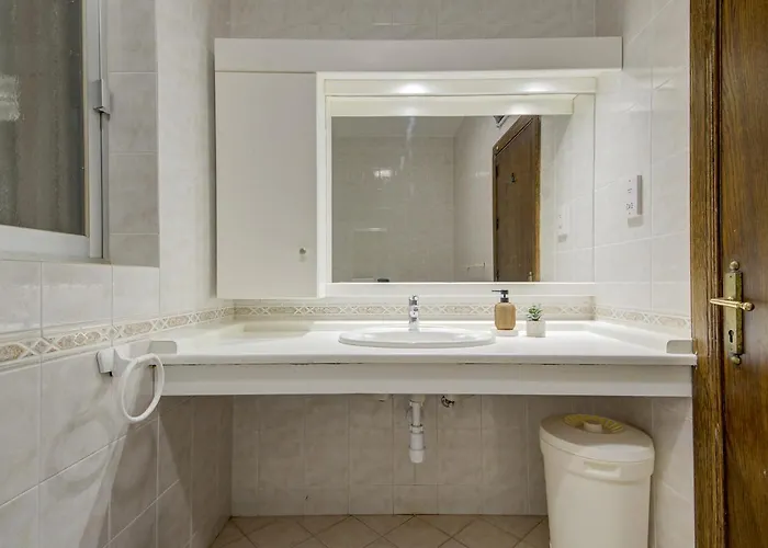 Dolce Far Niente Sea Front 3bd Sleeps 8 *