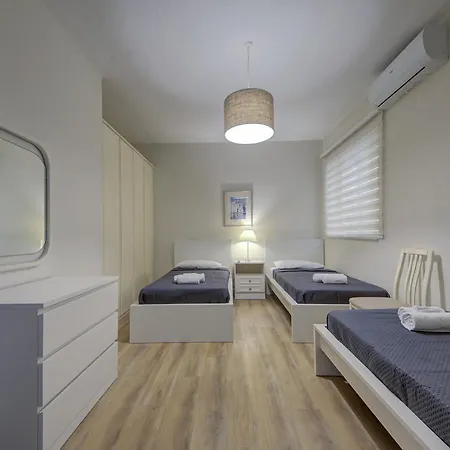 Lägenhet Dolce Far Niente Sea Front 3bd Sleeps 8