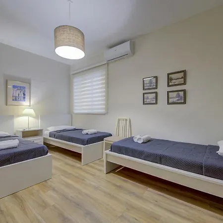 Lägenhet Dolce Far Niente Sea Front 3bd Sleeps 8