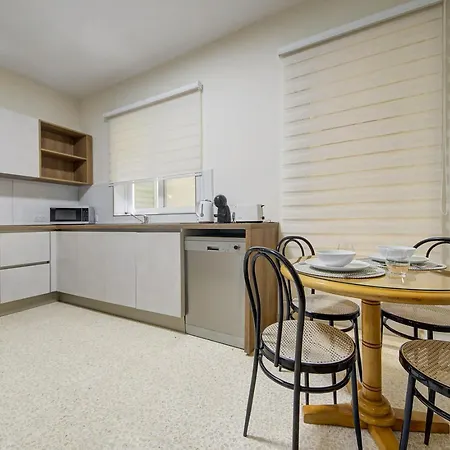 Lägenhet Dolce Far Niente Sea Front 3bd Sleeps 8