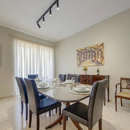 Lägenhet Dolce Far Niente Sea Front 3bd Sleeps 8