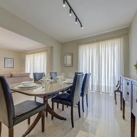 Dolce Far Niente Sea Front 3bd Sleeps 8 Sliema