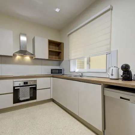 Dolce Far Niente Sea Front 3bd Sleeps 8 *