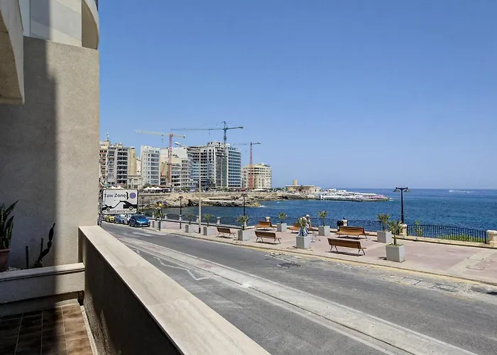 Dolce Far Niente Sea Front 3bd Sleeps 8 *