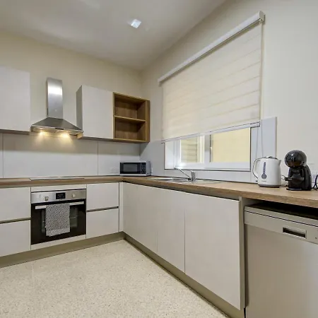 Dolce Far Niente Sea Front 3bd Sleeps 8 *