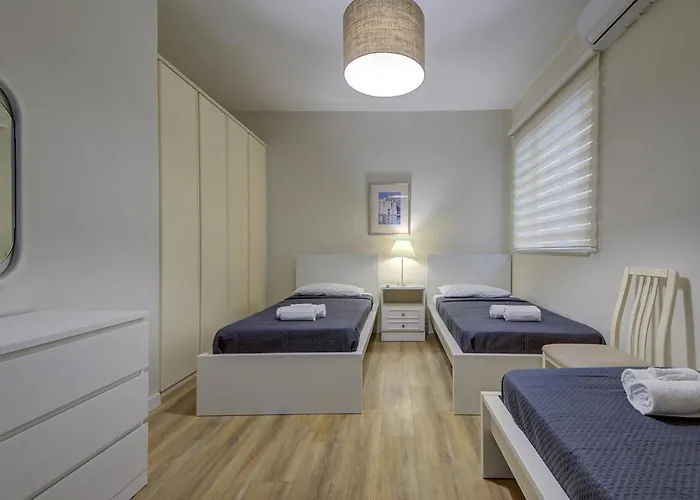 Dolce Far Niente Sea Front 3bd Sleeps 8 公寓 *