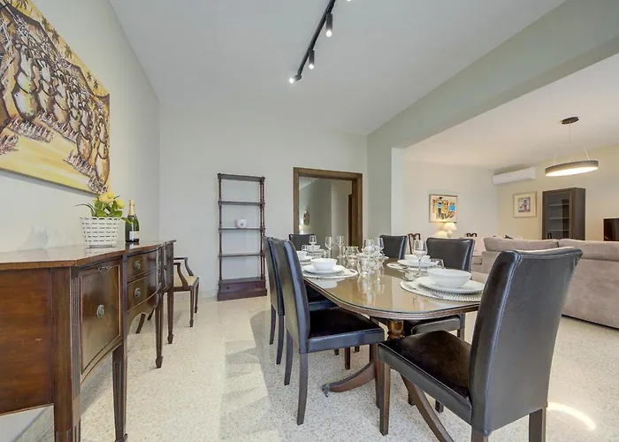 Dolce Far Niente Sea Front 3bd Sleeps 8 *